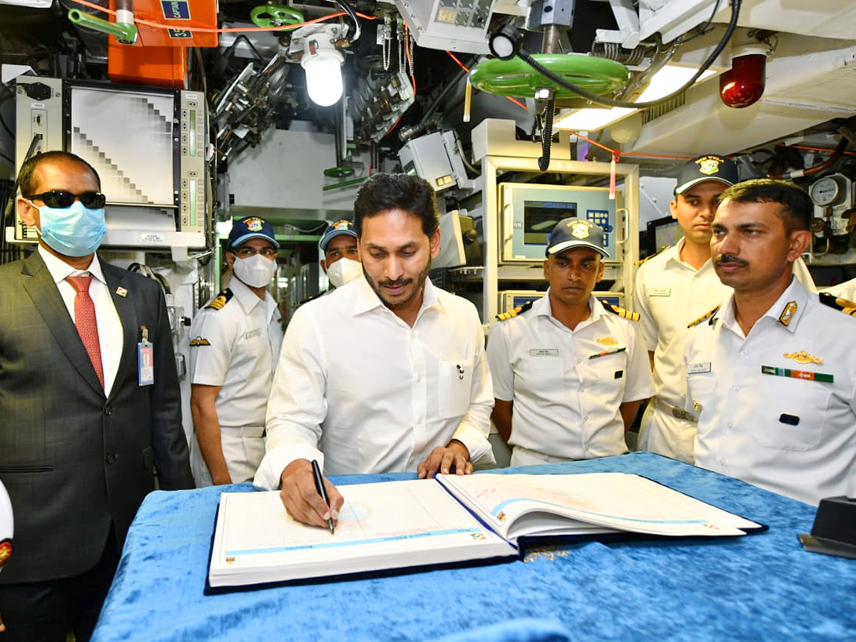 CM YS Jagan Visakhapatnam Tour Photo Gallery - Sakshi5