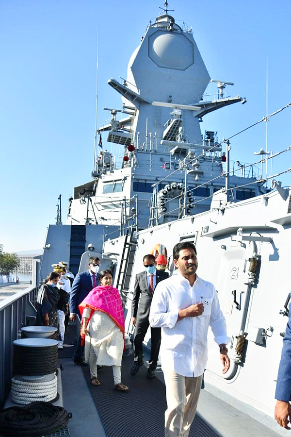 CM YS Jagan Visakhapatnam Tour Photo Gallery - Sakshi8