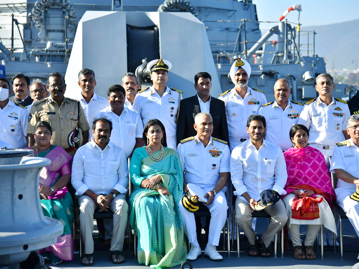 CM YS Jagan Visakhapatnam Tour Photo Gallery - Sakshi18