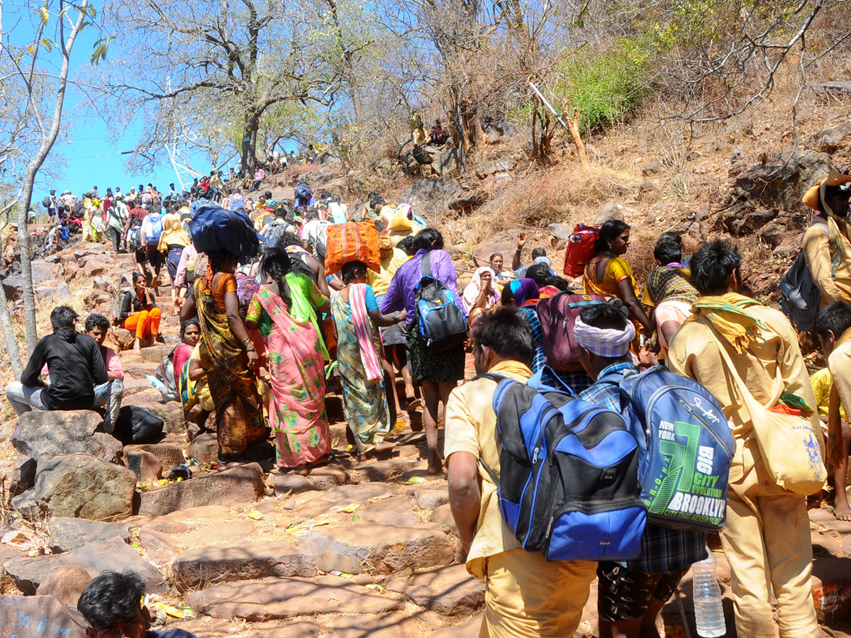 Lord Shiva Devotees Padayatra to Srisailam photo Gallery - Sakshi6