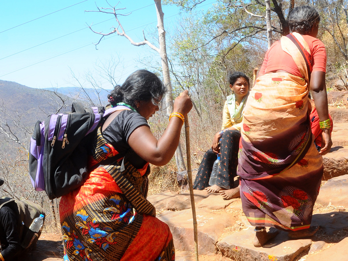 Lord Shiva Devotees Padayatra to Srisailam photo Gallery - Sakshi9