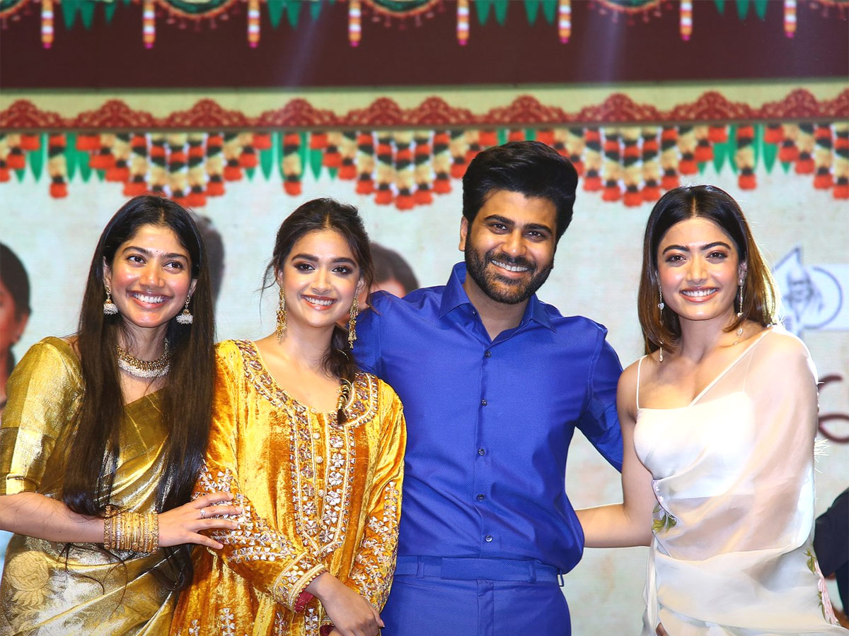 Aadavallu Meeku Johaarlu Movie Pre Release Event Photo Gallery - Sakshi1