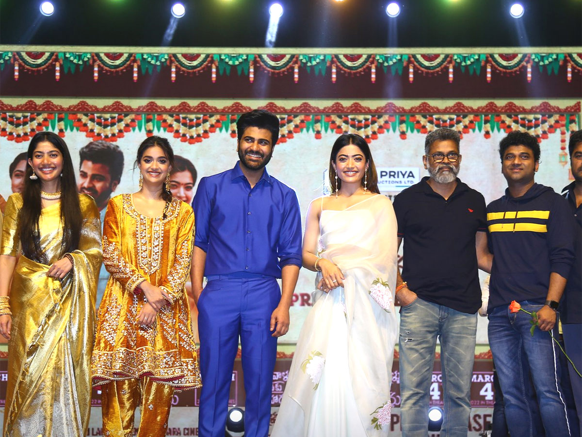 Aadavallu Meeku Johaarlu Movie Pre Release Event Photo Gallery - Sakshi2