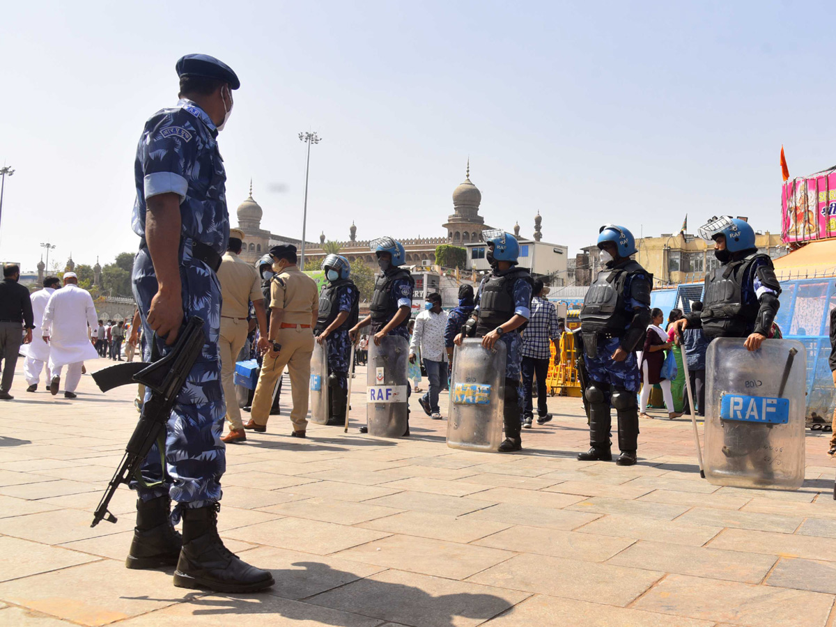 High Alert in Hyderabad Old City Photo Gallery - Sakshi12