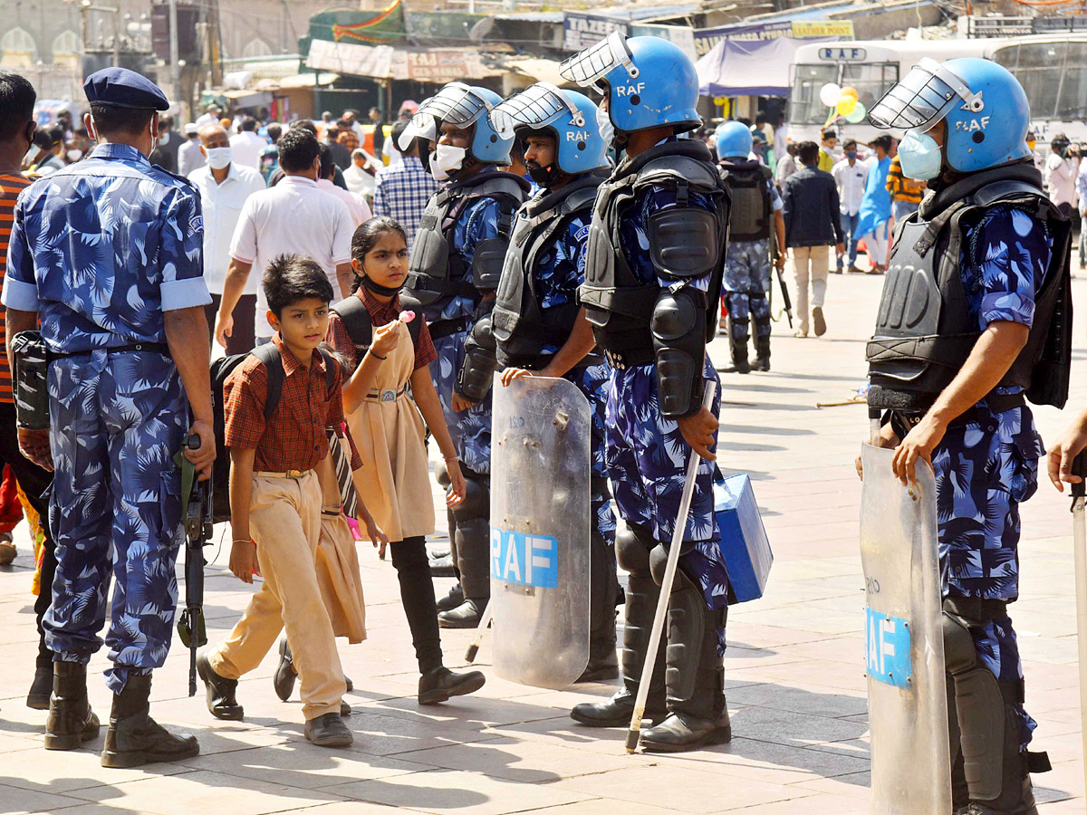 High Alert in Hyderabad Old City Photo Gallery - Sakshi13