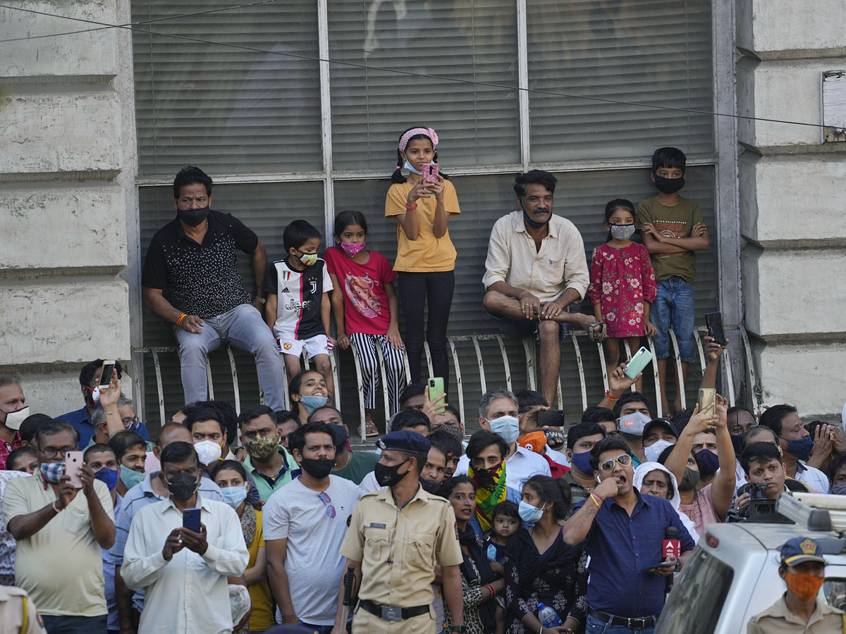 Lata Mangeshkar funeral Photo Gallery - Sakshi10