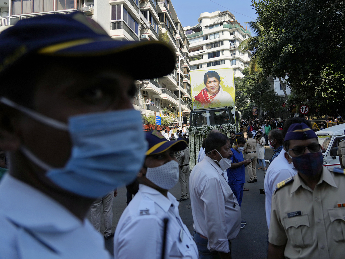 Lata Mangeshkar funeral Photo Gallery - Sakshi12