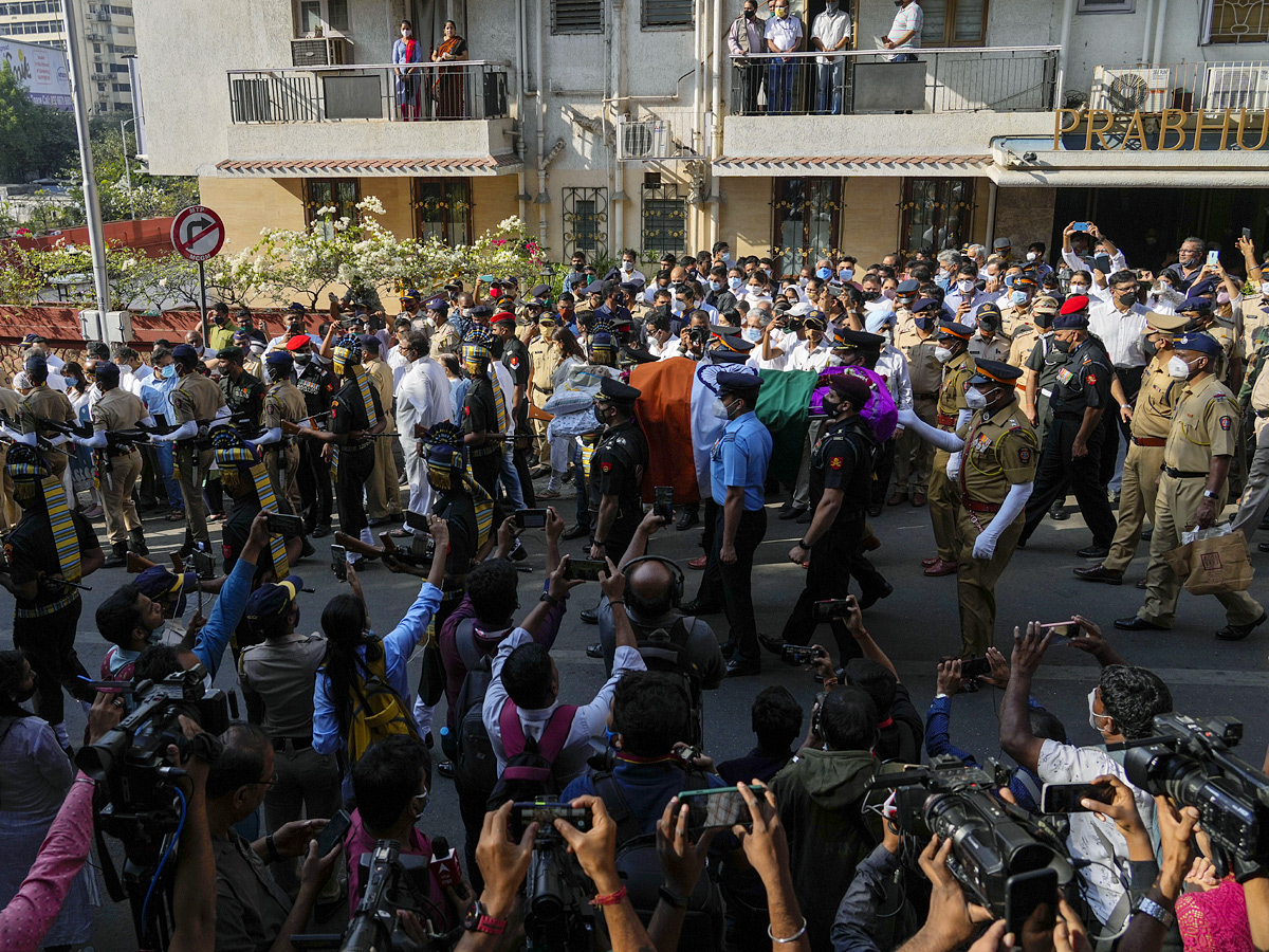 Lata Mangeshkar funeral Photo Gallery - Sakshi15