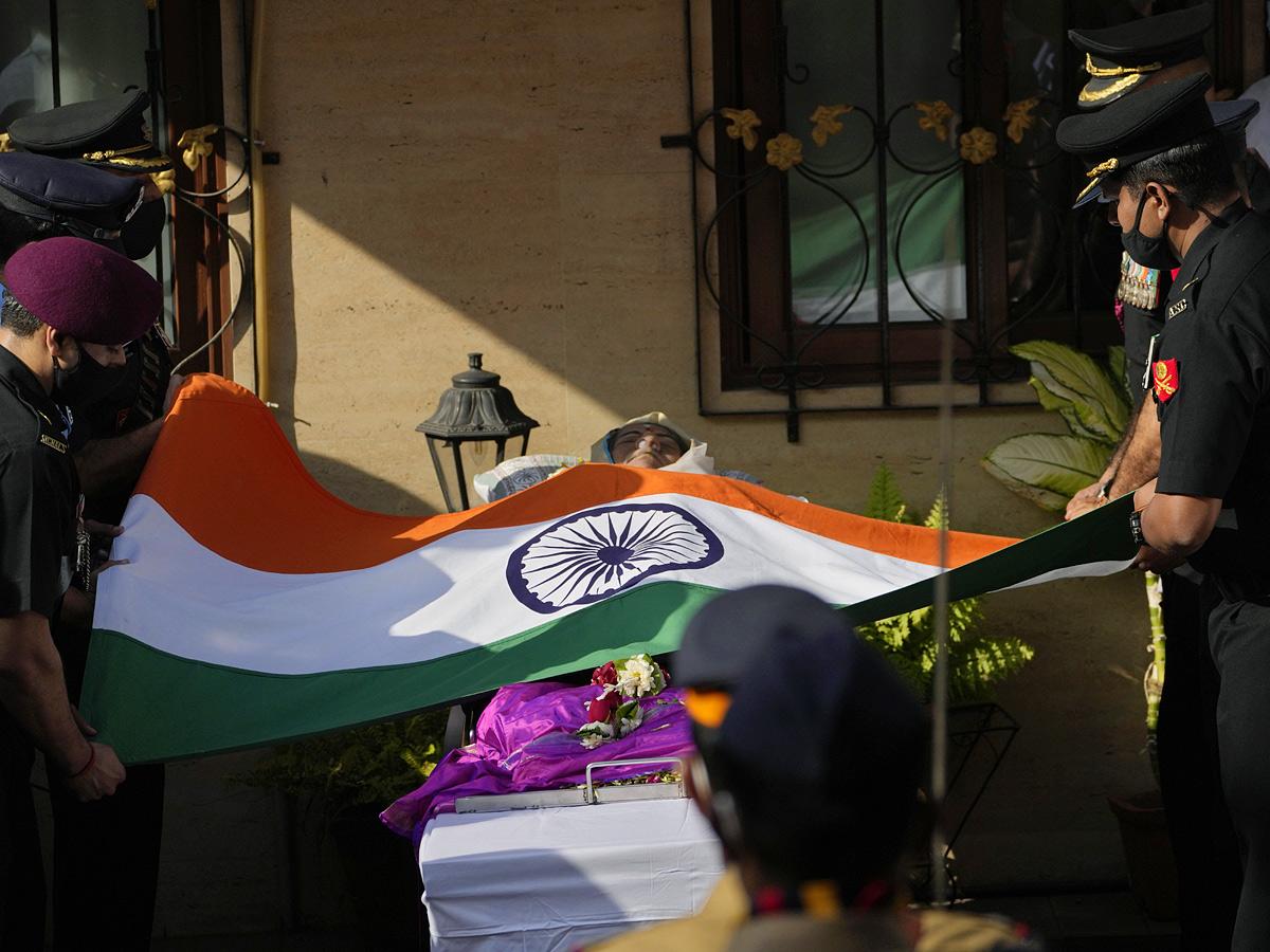 Lata Mangeshkar funeral Photo Gallery - Sakshi16