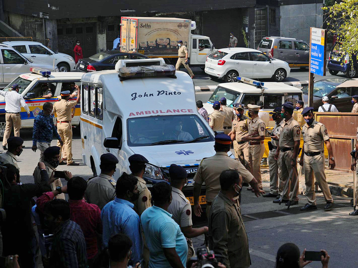 Lata Mangeshkar funeral Photo Gallery - Sakshi17