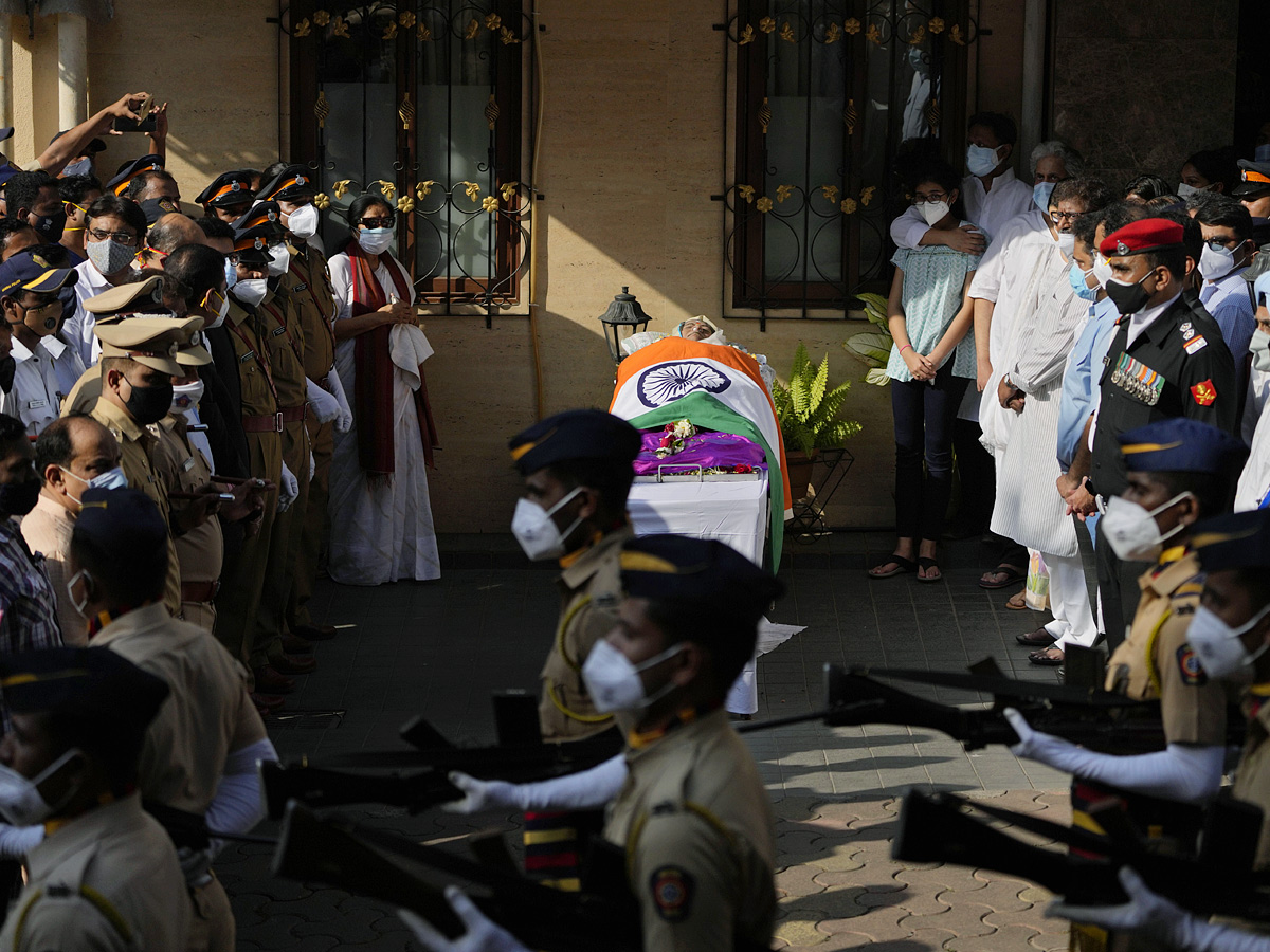 Lata Mangeshkar funeral Photo Gallery - Sakshi18