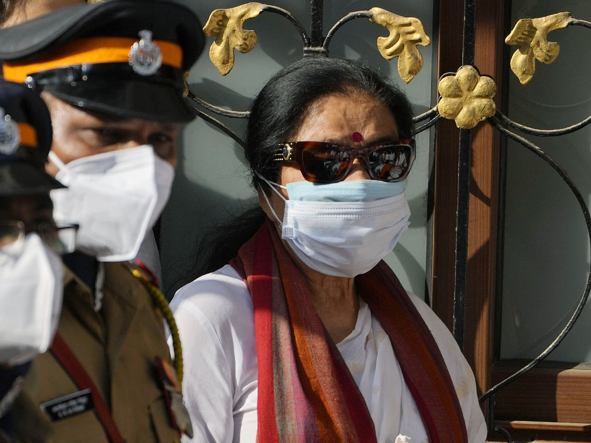 Lata Mangeshkar funeral Photo Gallery - Sakshi4