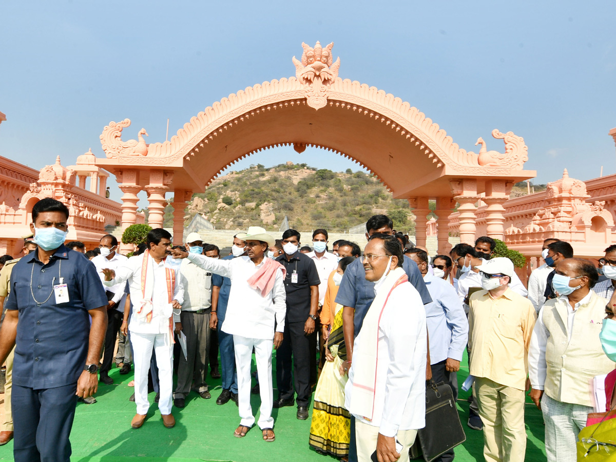 CM KCR Yadadri Tour Photos - Sakshi12