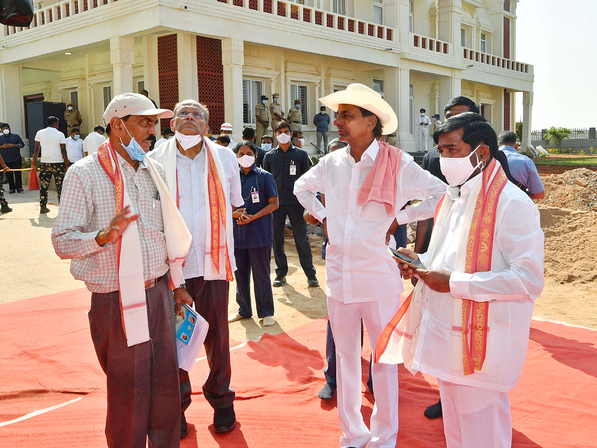 CM KCR Yadadri Tour Photos - Sakshi13