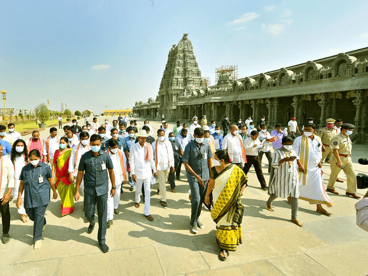 CM KCR Yadadri Tour Photos - Sakshi14