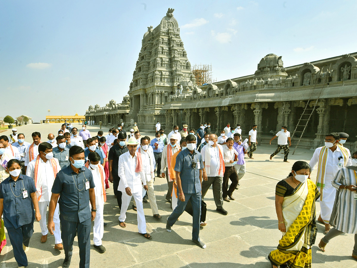 CM KCR Yadadri Tour Photos - Sakshi15