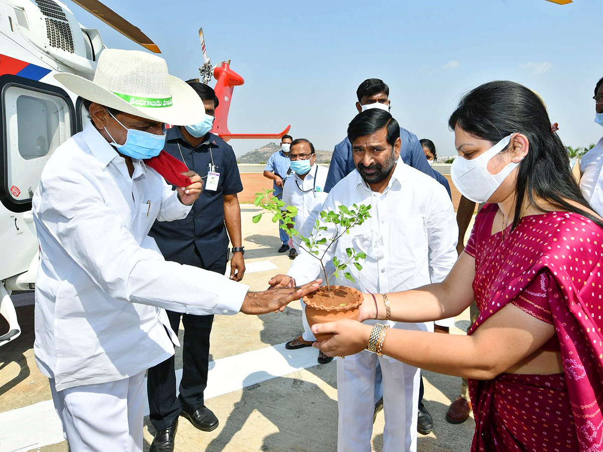 CM KCR Yadadri Tour Photos - Sakshi18