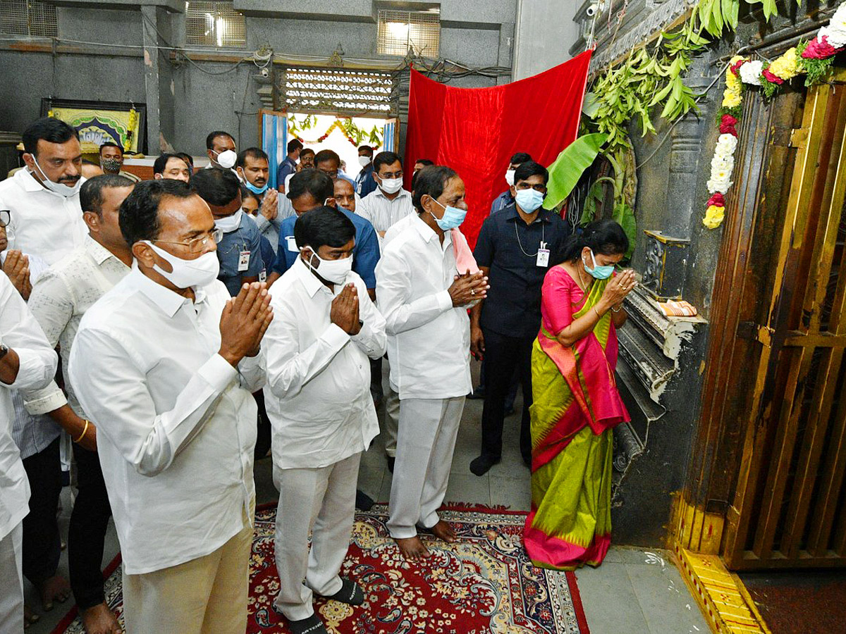 CM KCR Yadadri Tour Photos - Sakshi21