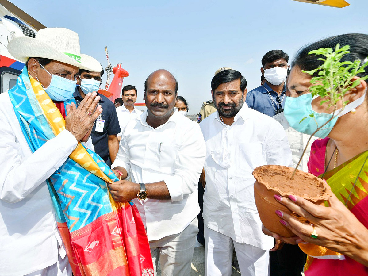 CM KCR Yadadri Tour Photos - Sakshi23