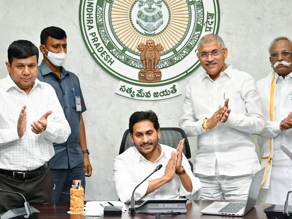 YSR Jagananna Chedodu Scheme Photos - Sakshi2