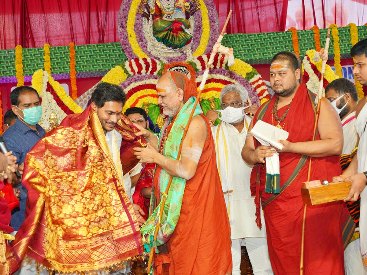 CM YS Jagan attends annual celebrations of Sri Sarada Peetham in Visakhapatnam Photo Gallery - Sakshi13