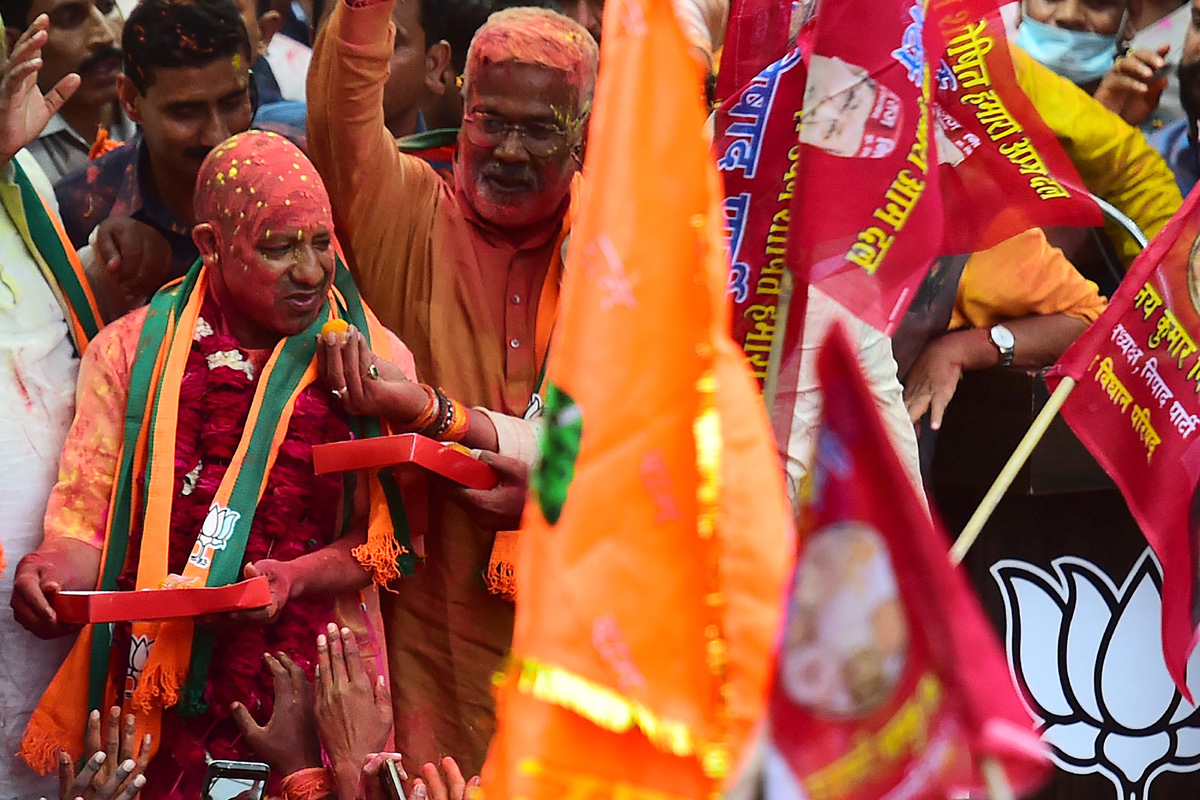 BJP workers celebrate in Lucknow   - Sakshi14