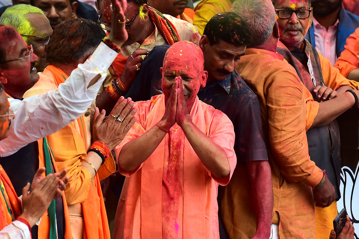 BJP workers celebrate in Lucknow   - Sakshi15