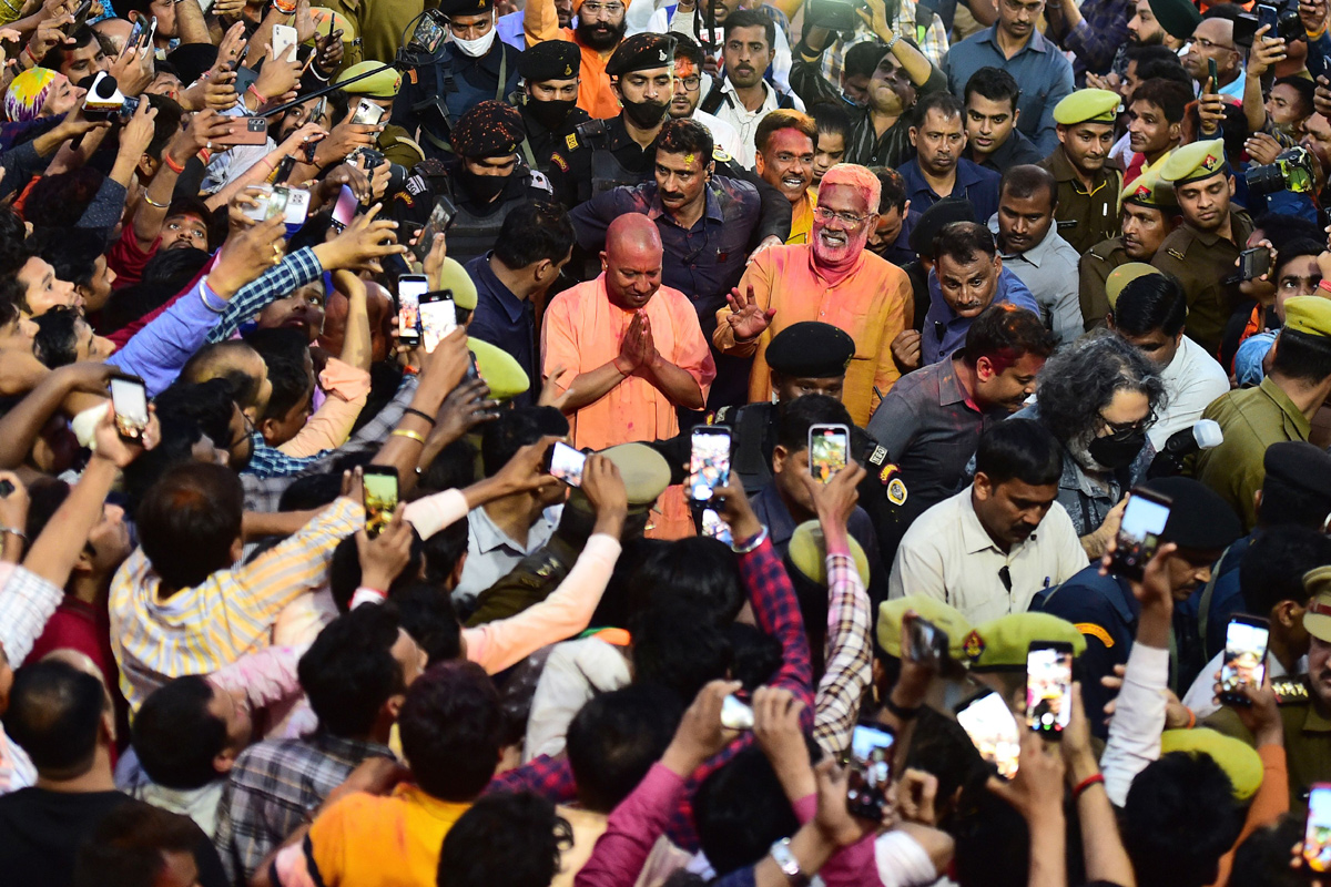 BJP workers celebrate in Lucknow   - Sakshi18