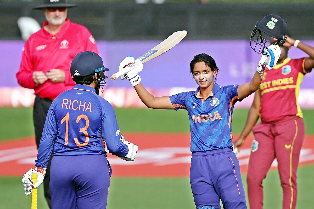 India Women won by 155 runs - Sakshi1