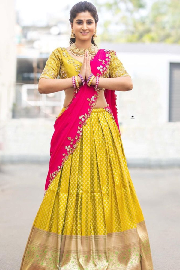 Anchor Varshini Sounderajan In Stunning Look Photo Gallery - Sakshi14