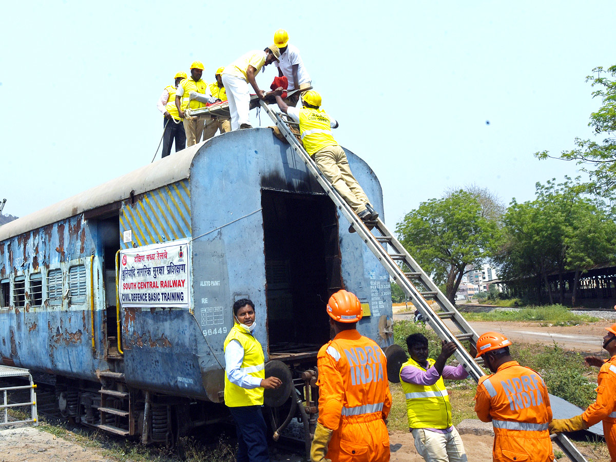 Train Accident Mock Drill In Vijayawada - Sakshi12