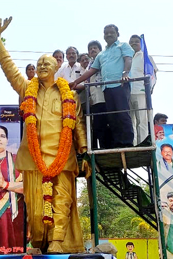 YSR Congress 12th Formation Day Celebrations Photo Gallery - Sakshi18