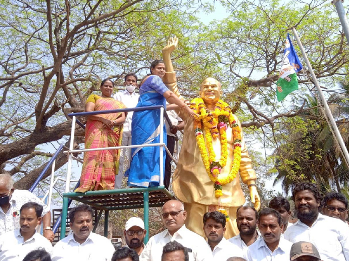 YSR Congress 12th Formation Day Celebrations Photo Gallery - Sakshi4