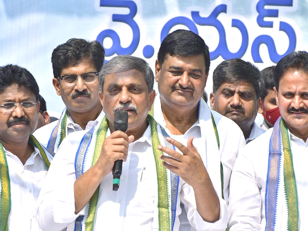 YSRCP Celebrates Formation Day Photos - Sakshi5