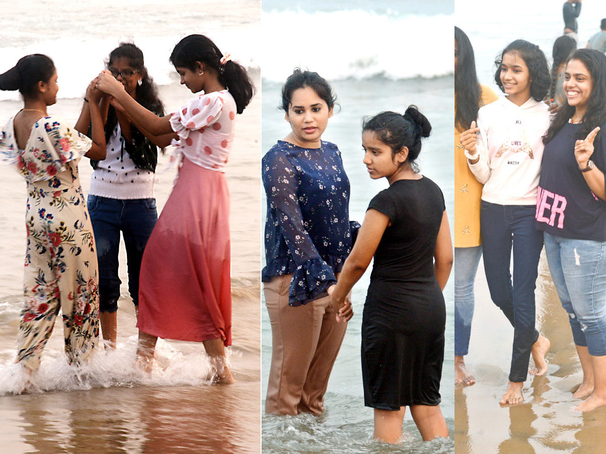 Visakhapatnam Beach Photos - Sakshi1