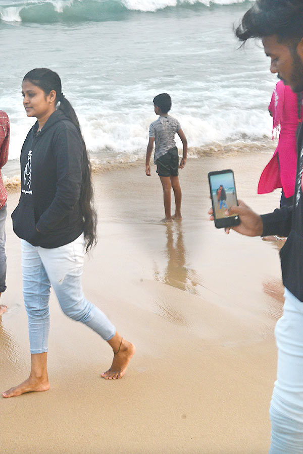 Visakhapatnam Beach Photos - Sakshi10