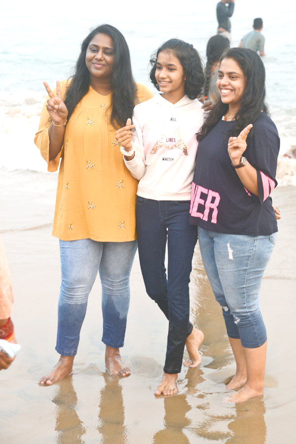 Visakhapatnam Beach Photos - Sakshi11