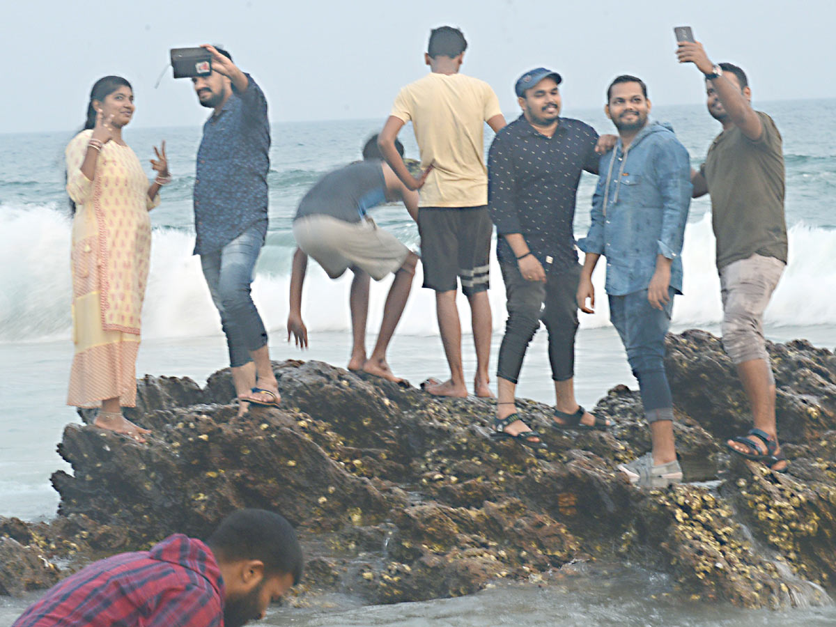 Visakhapatnam Beach Photos - Sakshi4