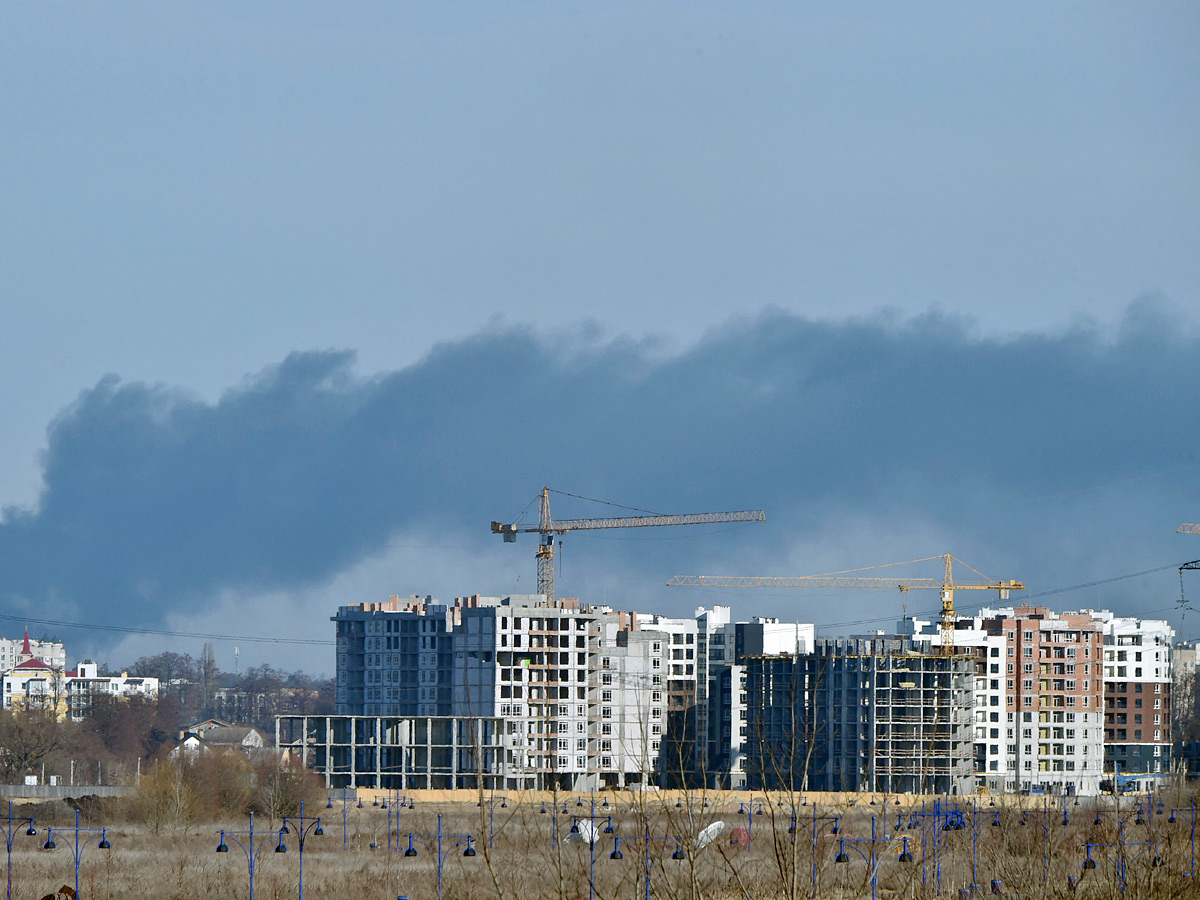 Kyiv skyline as Russian troops invade Ukraine Photo Gallery - Sakshi2