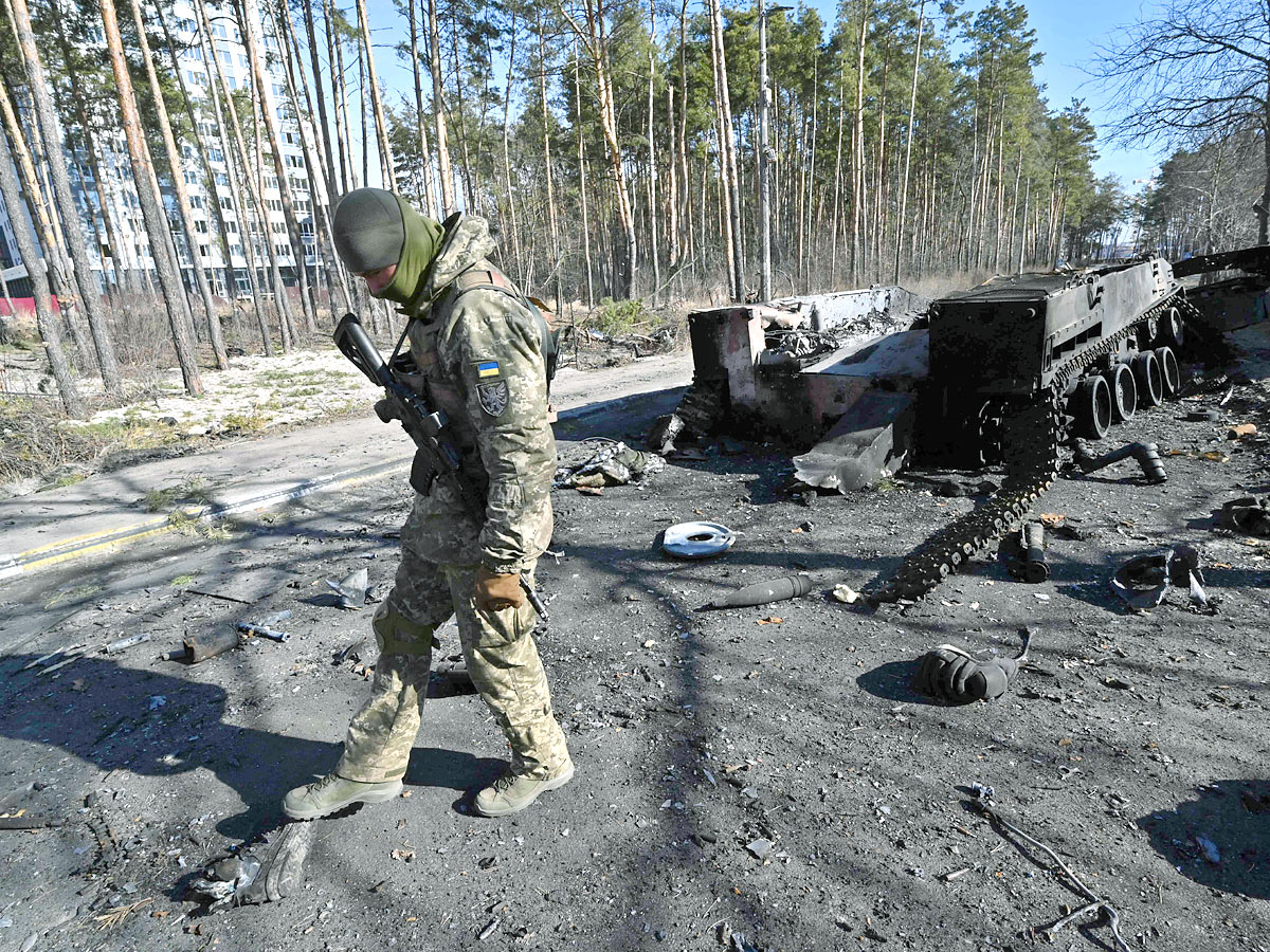 Kyiv skyline as Russian troops invade Ukraine Photo Gallery - Sakshi21