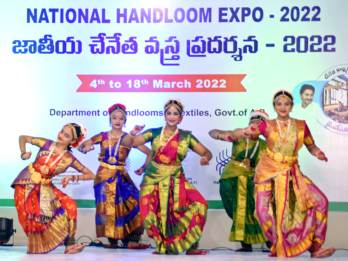 National Handloom Expo IN Vijayawada  - Sakshi2