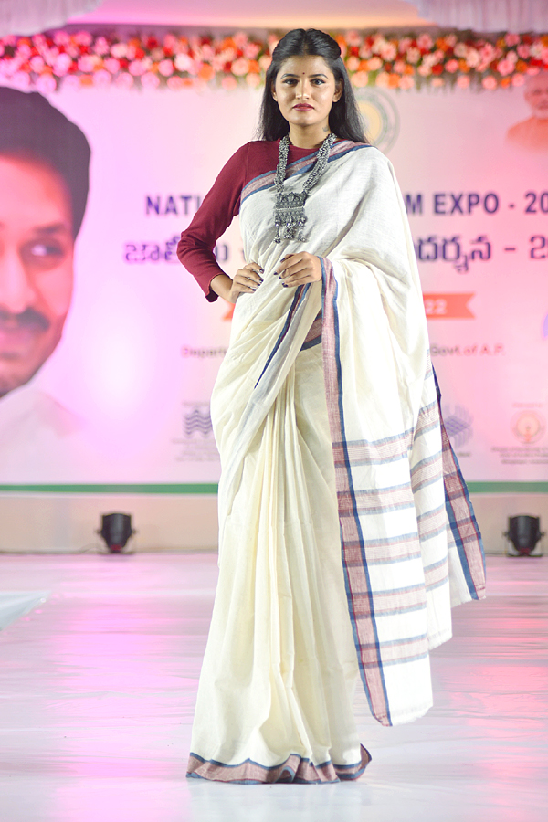 National Handloom Expo IN Vijayawada  - Sakshi21