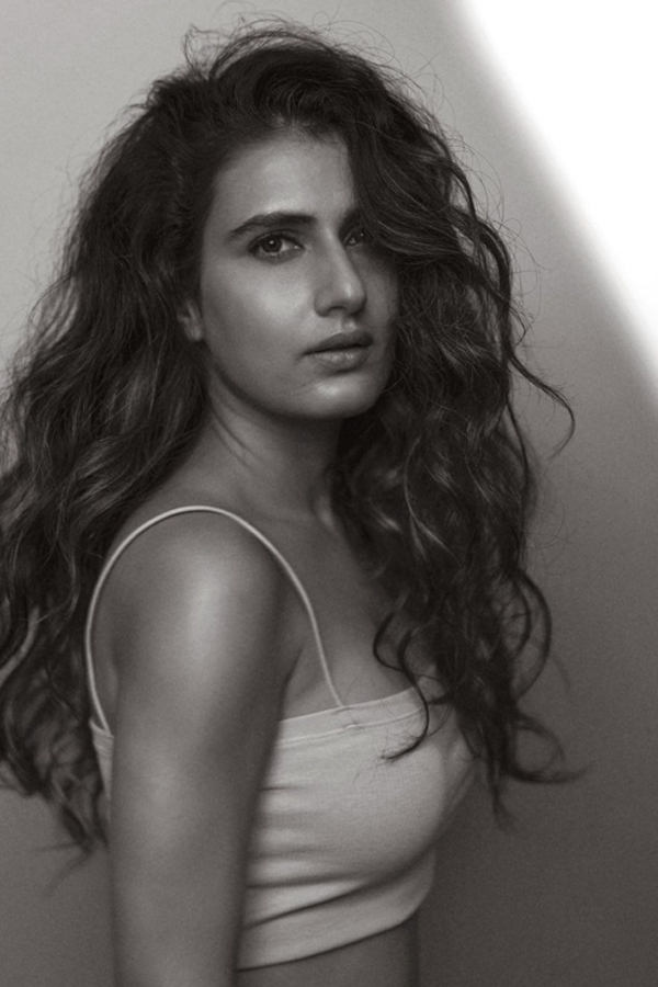 Fatima Sana Shaikh Hd photos - Sakshi11