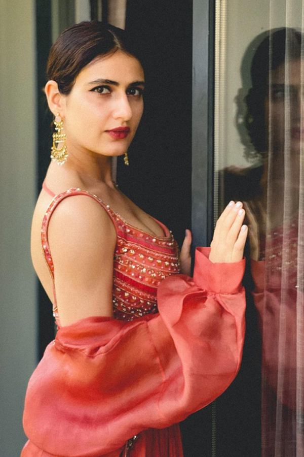 Fatima Sana Shaikh Hd photos - Sakshi15