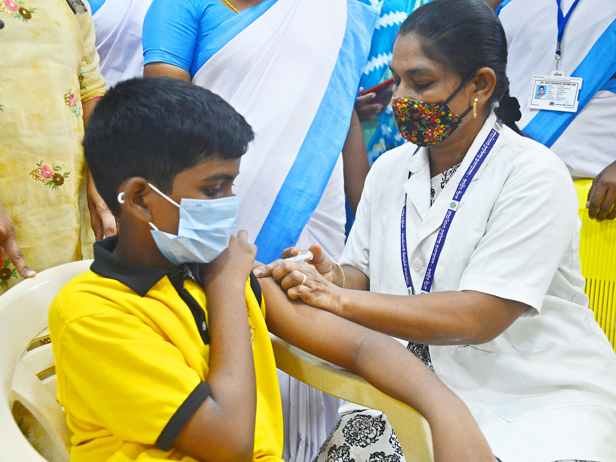 Covid Vaccine in Children in Andhra Pradesh - Sakshi7