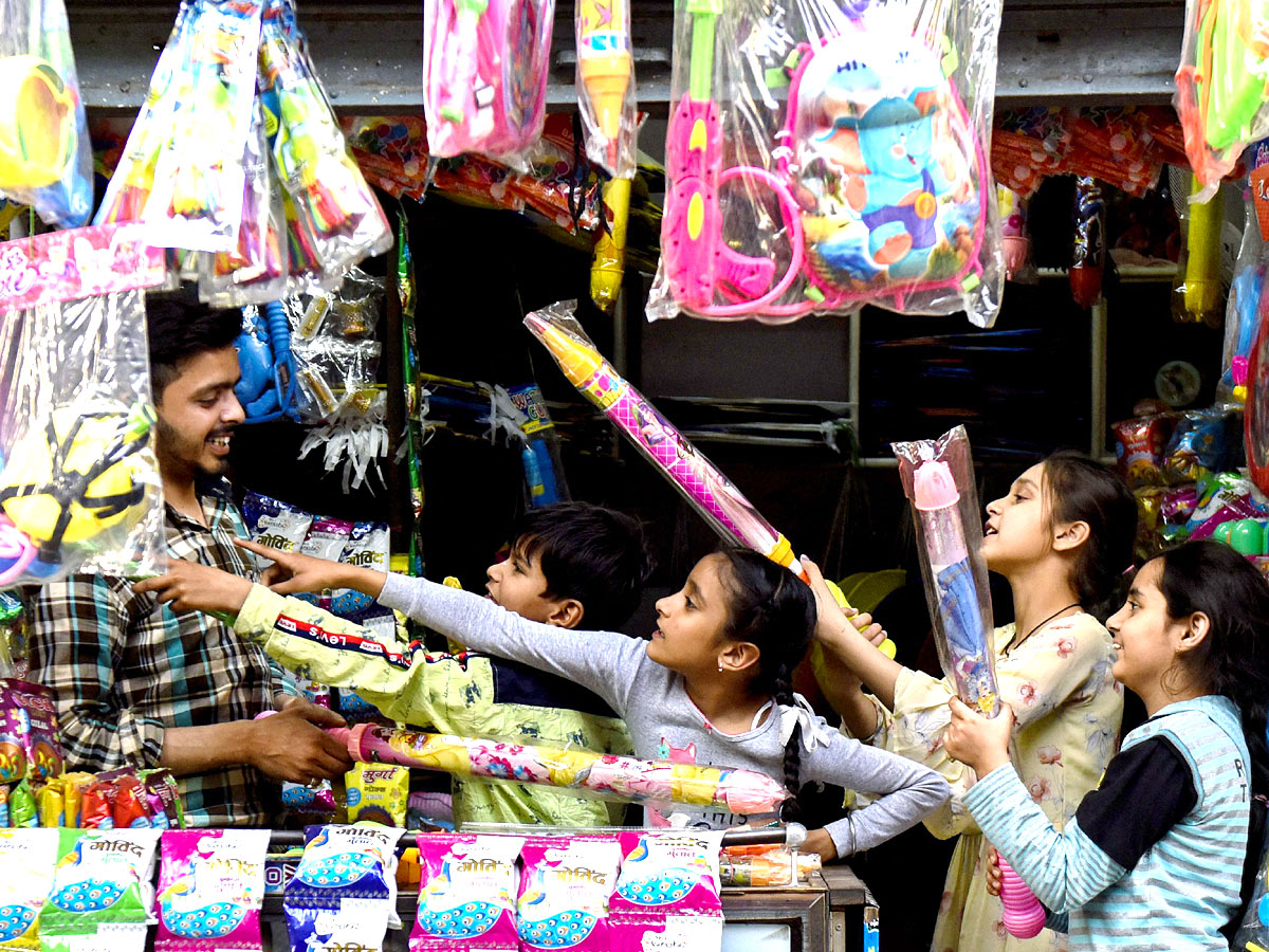 Holi Celebration 2022 HD Photos - Sakshi23