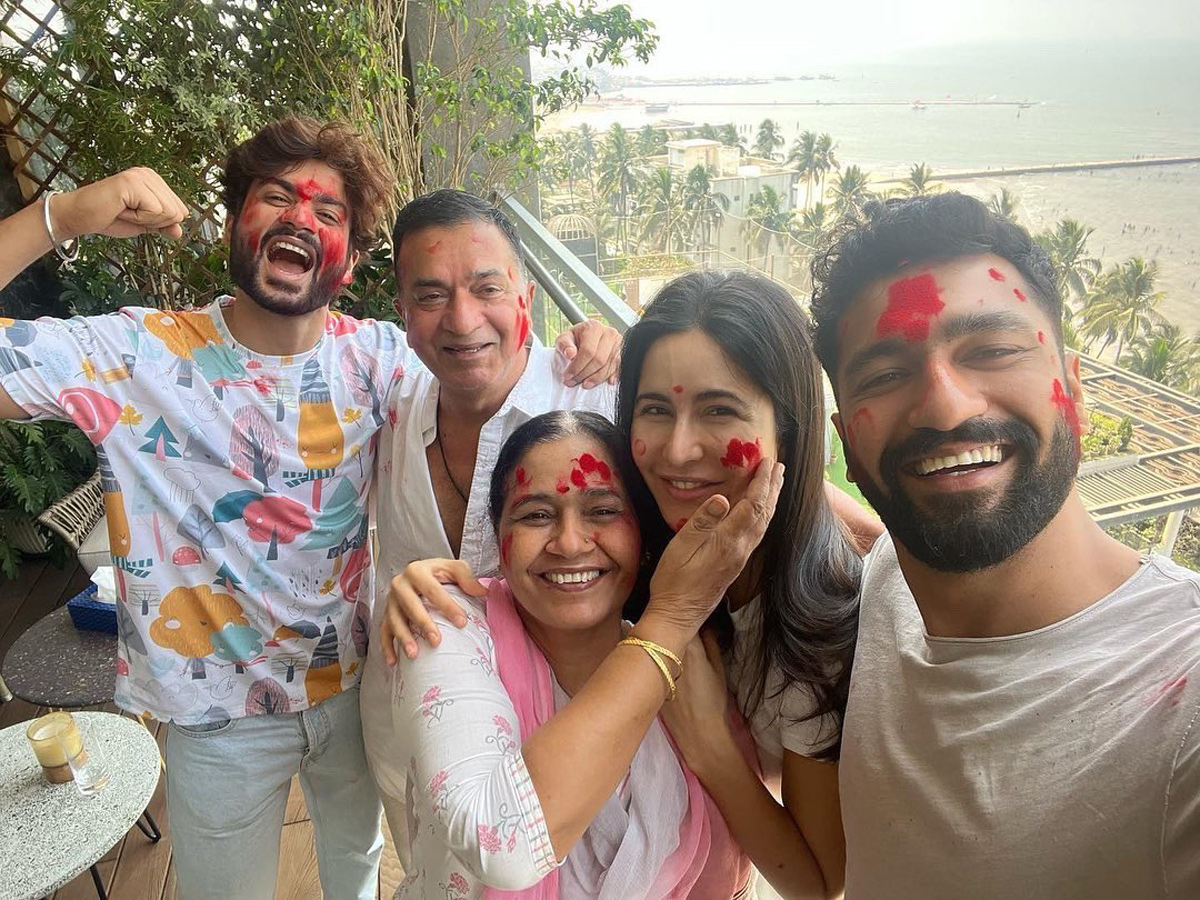 Celebrities Celebrate Holi In A Grand Style Photo Gallery - Sakshi13