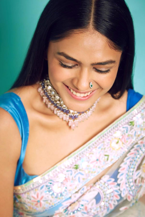 Bollywood Actress Mrunal Thakur Photo Gallery - Sakshi12