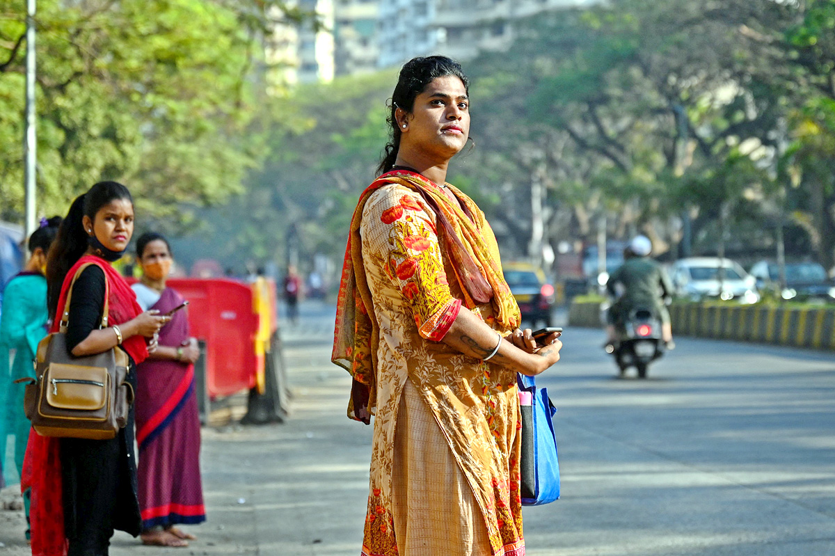 Transgender Woman Artist Ayesha Koli Paints Flyover In Mumbai - Sakshi5