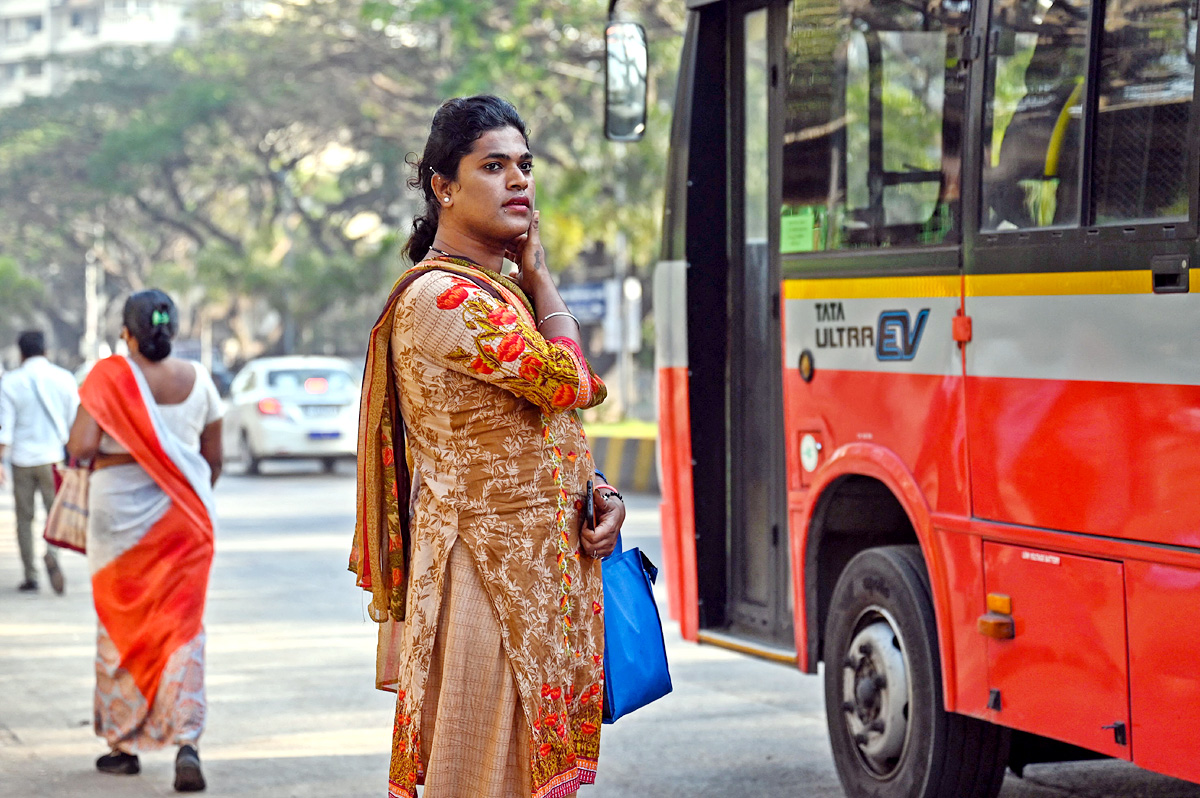 Transgender Woman Artist Ayesha Koli Paints Flyover In Mumbai - Sakshi16